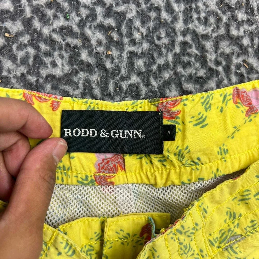 Rodd & Gunn Swim Shorts Men Medium Yellow Hermit Crab Print Trunks M